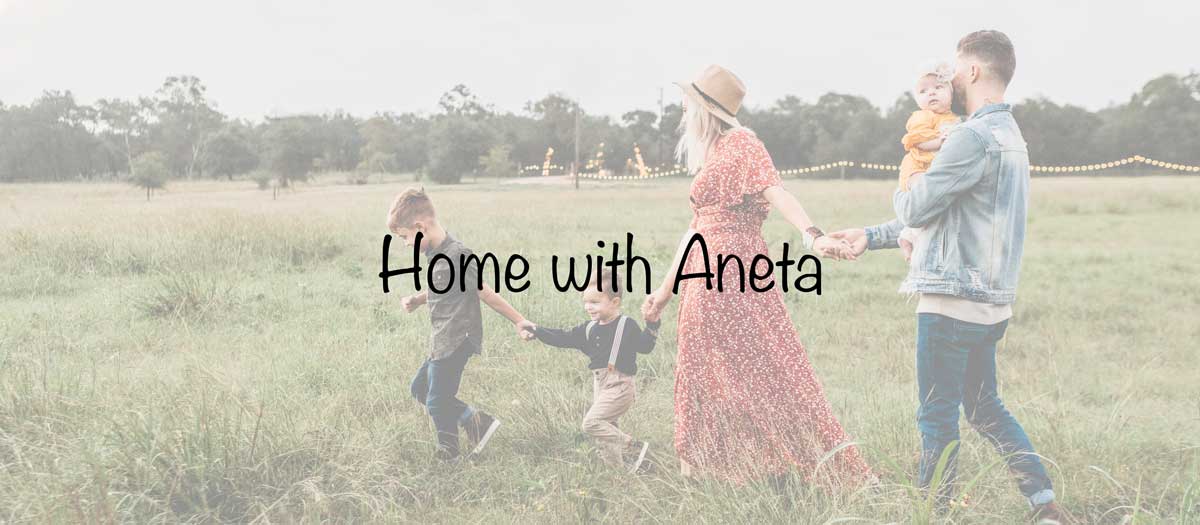 Анета - домохозяйка из Торонто из четырех человек, которая ведет свой блог
